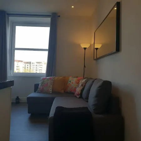 Stylish - Near Haymarket, Walk To Castle And Princes Street Апартаменты *