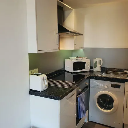 شقة Stylish - Near Haymarket, Walk To Castle And Princes Street *