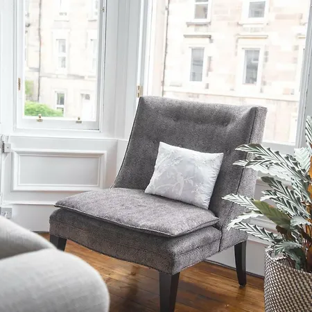 Scottish Stays - Calton Hill 2 Beds Apartment *