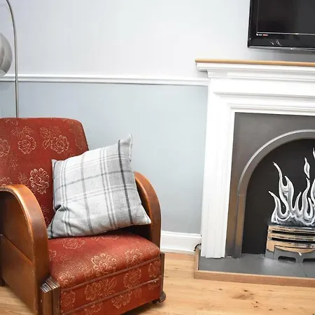 *new* Central Edinburgh, Historic 2br Appartamento