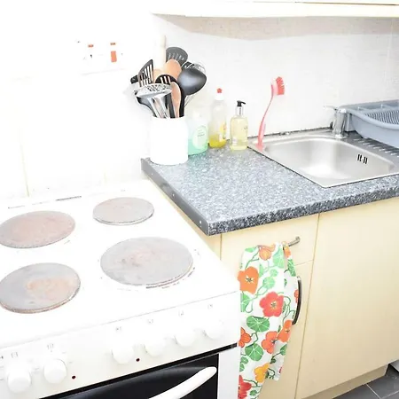 Cosy And Quirky 10 Minutes From Centre! Edinburgh