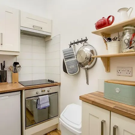 1br Scandi Design In City! * Edinburgh