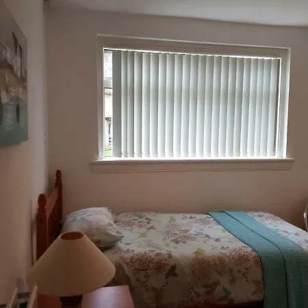 Clermiston Hill Apartment *