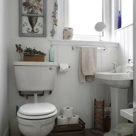 5 Star Beautiful & Vintage, Spacious In Chic Location! * Эдинбург