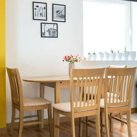 Beautiful 3br Seafront Apt. Balcony & Free Parking شقة إدنبرة