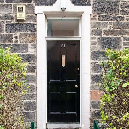 Central Main Door Cottage - Private Garden - 5 Mins From Princes Street * Edinburgh