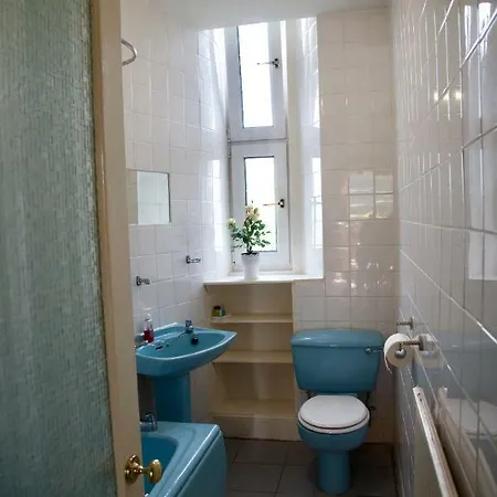 Victorian 3 Bedroom With Free Parking And Private Garden * Edinburgh