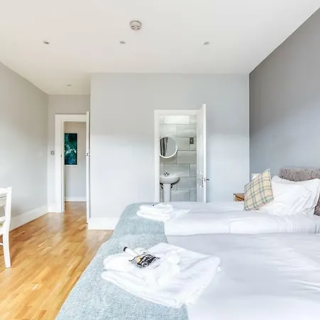 City Centre - 4 Bed Flat