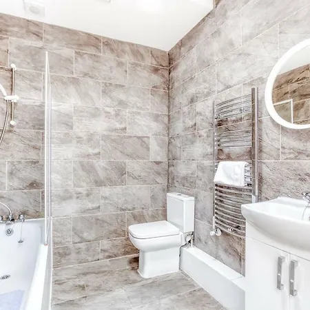 Apartment City Centre - 4 Bed Flat *