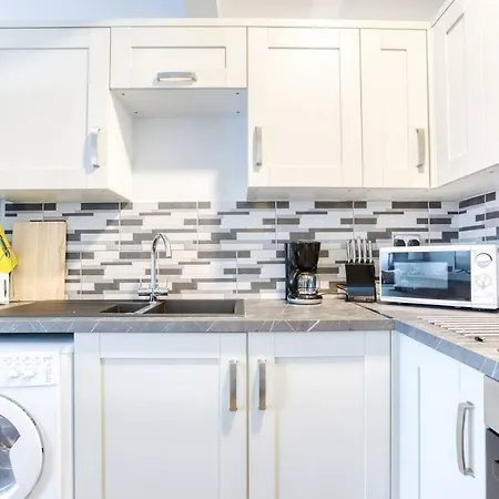 City Centre - 4 Bed Flat