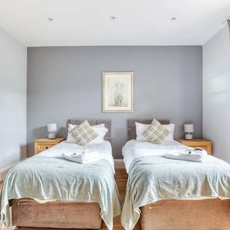 Apartment City Centre - 4 Bed Flat *