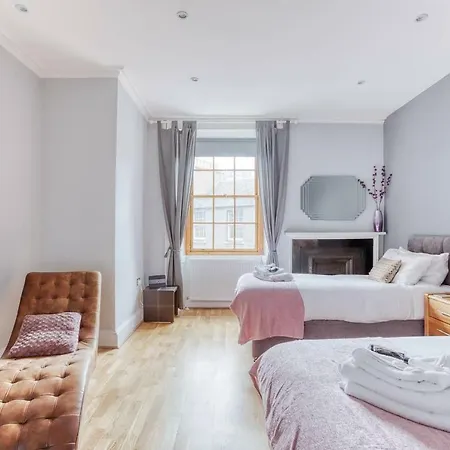 City Centre - 4 Bed Flat Apartment Edinburgh