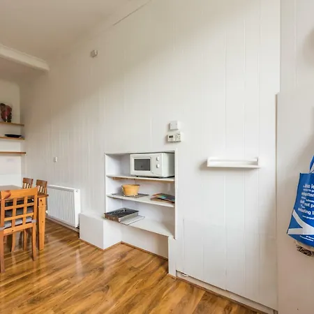3 Bed Overlooking Meadows Park Apartman *