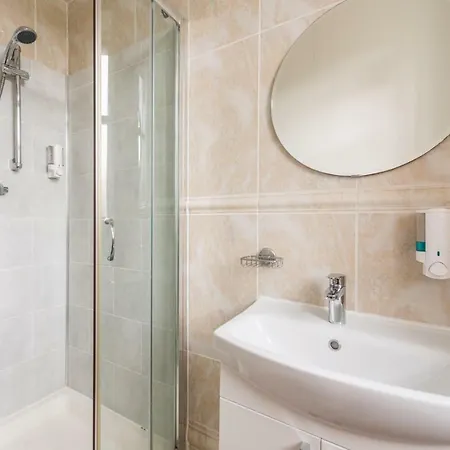 3 Bed Overlooking Meadows Park Apartman