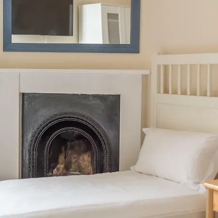 3 Bed Overlooking Meadows Park * Edimburgo