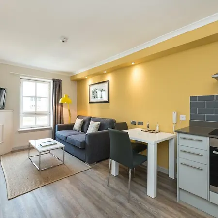 Fountain Court - Grove