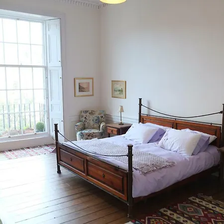 Stylish New Town Property: With Secure Off Street Parking * Edinburgh