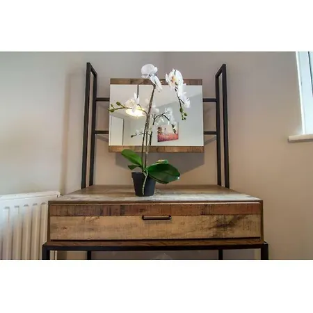 And Stylish One Bedroom Apartment Edinburgh