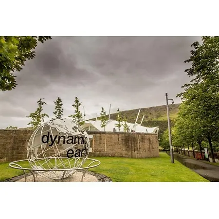 Apartment And Stylish One Bedroom *