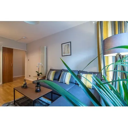 And Stylish One Bedroom * Edinburgh