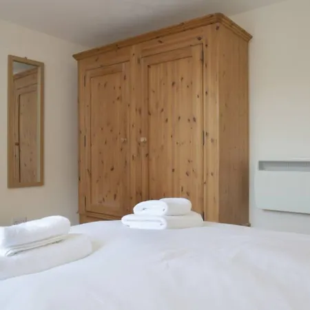 2 Bedroom In Centre