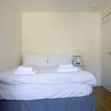 2 Bedroom In Centre *