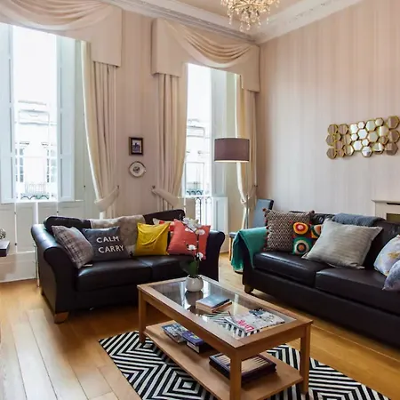 2 Bedroom Apartamento