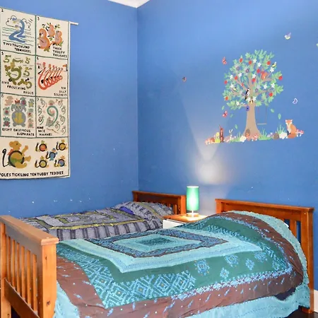 Two Bedroom Flat In Meadowbank Sleeps 4 에든버러