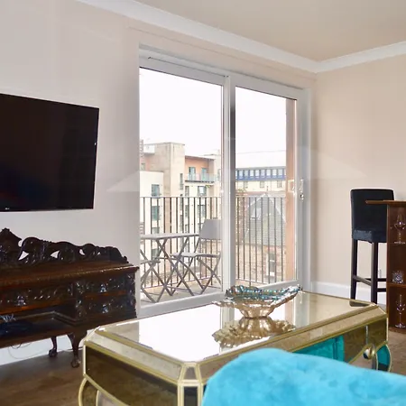 1 Bedroom On Royal Mile