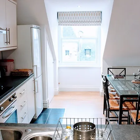 2 Bedroom Penthouse On Royal Mile Эдинбург