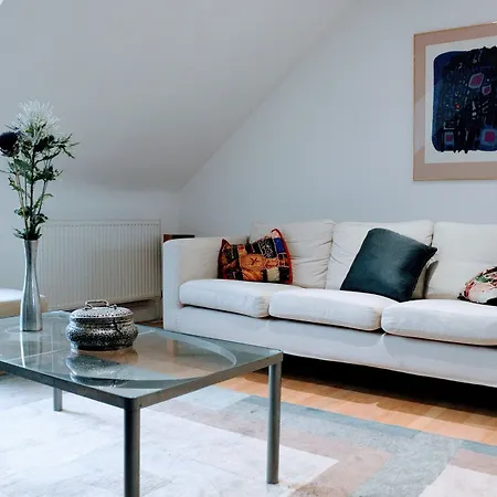 2 Bedroom Penthouse On Royal Mile