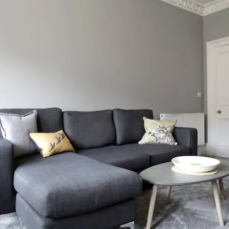 Apartment 2 Bedroom Bruntsfield