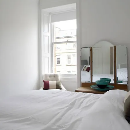 2 Bedroom Bruntsfield