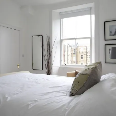 Apartment 2 Bedroom Bruntsfield Edinburgh