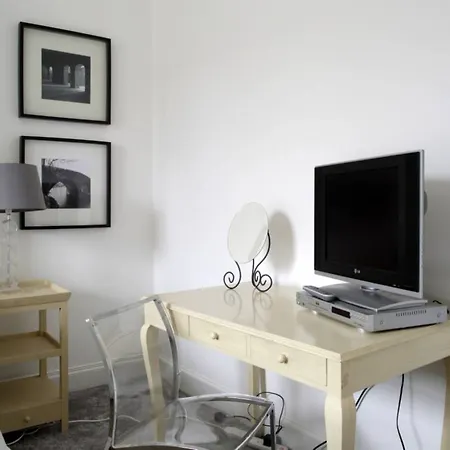 2 Bedroom Bruntsfield Edinburg
