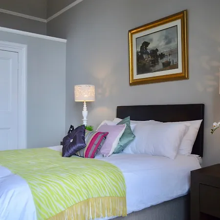 Apartment West End 2 Bedroom Georgian *