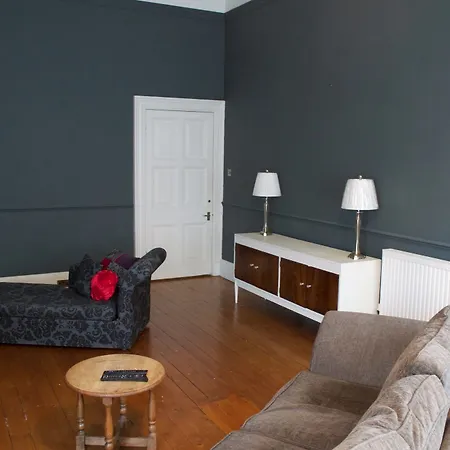 2 Bedroom With Free Parking Appartement