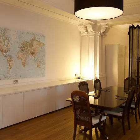 Апартаменты 2 Bedroom With Free Parking Эдинбург