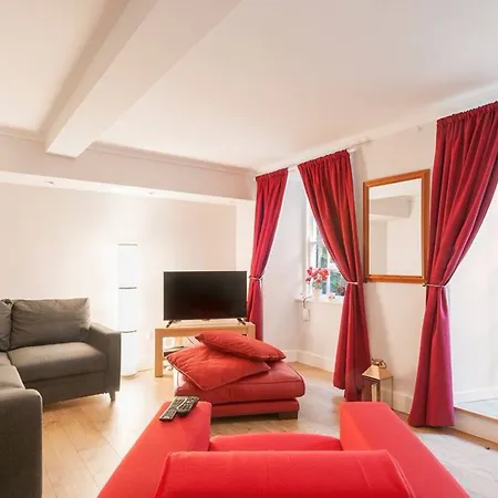 Stylish Georgian Flat In New Town アパート エディンバラ