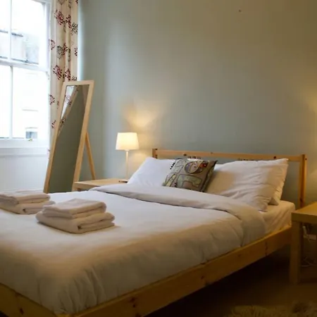 2 Bedroom Flat Near Centre 公寓 爱丁堡