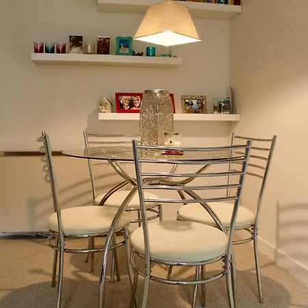 2 Bedroom Flat In *