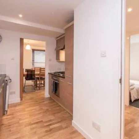 Apartment 2 Bedroom Off Royal Mile
