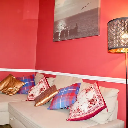 1 Bedroom Flat Off Leith Walk