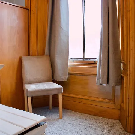 1 Bedroom Flat Off Leith Walk