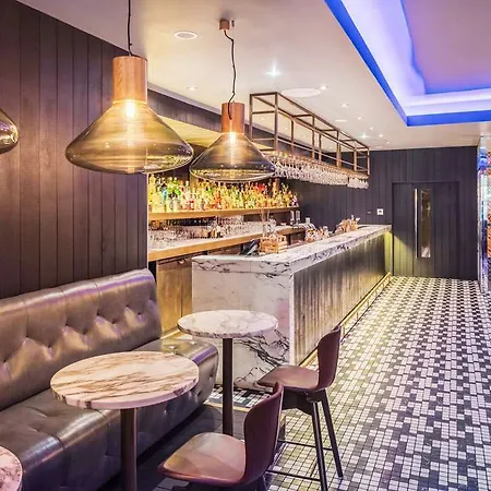 Radisson Collection Hotel, Royal Mile 5*