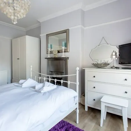 Lejlighed 2 Bedroom Flat With Garden *