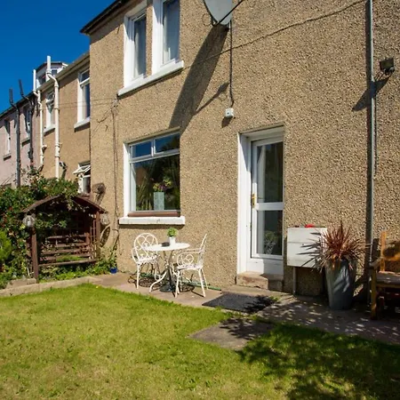 Lejlighed 2 Bedroom Flat With Garden