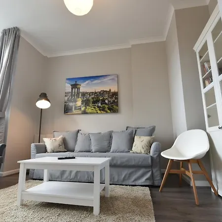 아파트 Pleasance Ground Floor Main Door Access