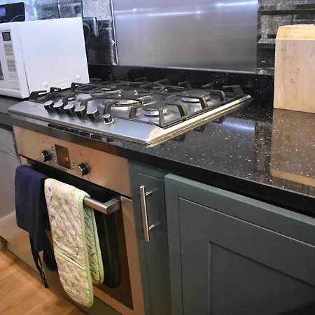 Frederick Street - Stylish In The Heart Of New Town!