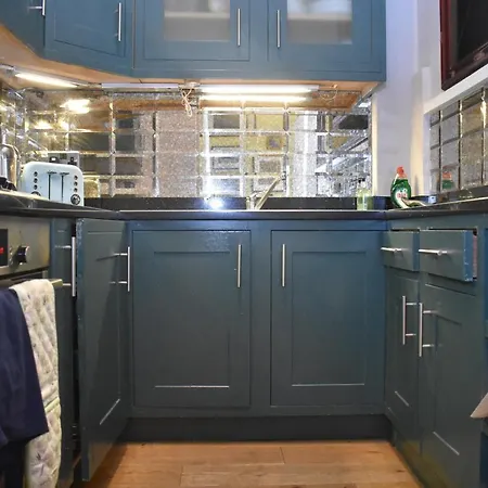 Frederick Street - Stylish In The Heart Of New Town! Daire